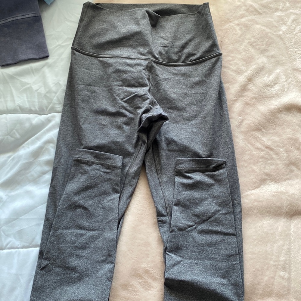 Lululemon Wunder Under Gray Size 6 28 inch